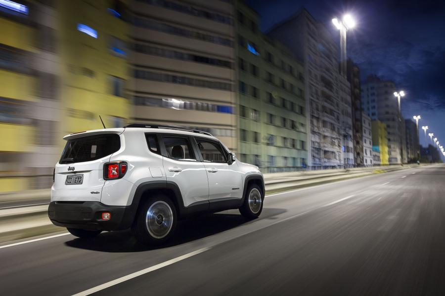  Jeep Renegade Longitude 2015 года  (BR) (фото 18 из 29)
